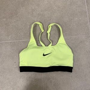 NWOT Nike Volt Sports Bra w/ Cross Back Straps XS